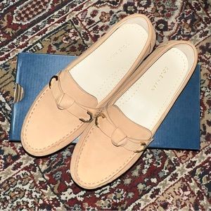Cole Haan Evelyn Bow Driver Flat in Color Birch
